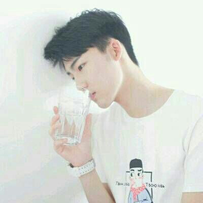 ����˧������ͷ��С���� �ҿ���������