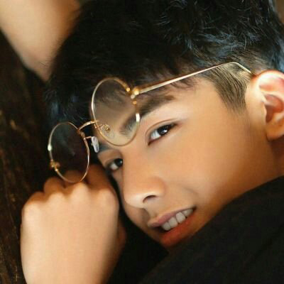 ����˧������ͷ��С���� �ҿ���������