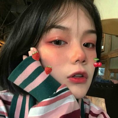 ���׳��ɰ�������Ů��ͷ��