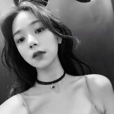 �ڰװ���ȫ����Ů��ͷ��