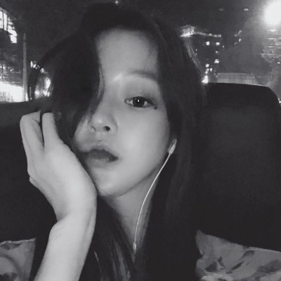 �ڰװ���ȫ����Ů��ͷ��