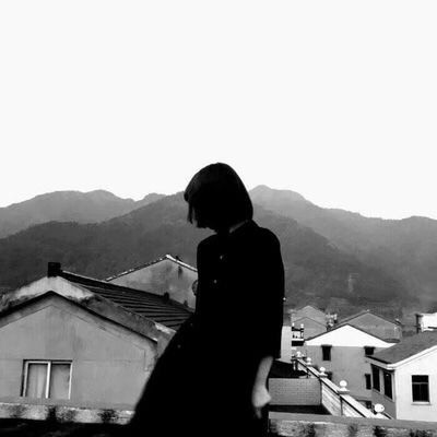 �ڰװ���ȫ����Ů��ͷ��