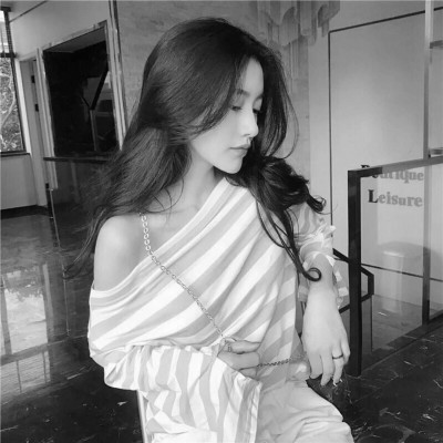 �ڰװ���ȫ����Ů��ͷ��