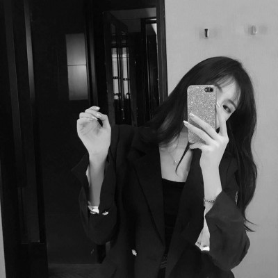 �ڰװ���ȫ����Ů��ͷ��