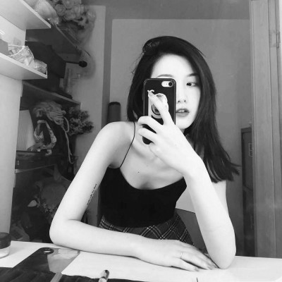 �ڰװ���ȫ����Ů��ͷ��