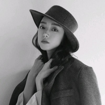 �ڰװ���ȫ����Ů��ͷ��