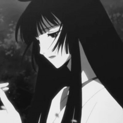 �������Ů���ڰ״�ͼ