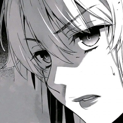 �������Ů���ڰ״�ͼ