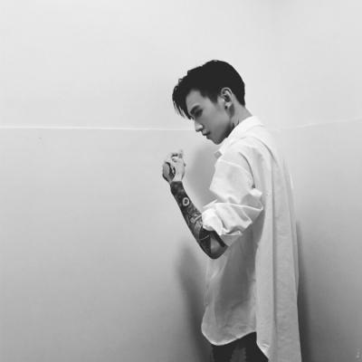 �ڰ���ͷ--�����İ�