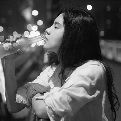 ʮ���˸еĺڰ�Ů��ͷ��--��įɳ����