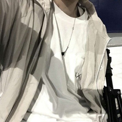 �����ڰ׸��屯�����˵�ͷ��