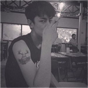 ��ɫ���ÿ���˧��ͷ�� �΢���Ǹ���