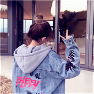 �����ɰ�������Ů��ͷ�� ���µ�������ס�����κ�����