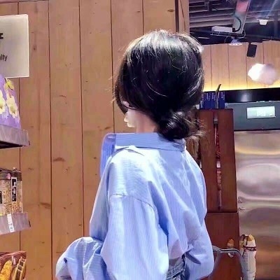 Ů��˧������ɫ�ĸ����ſ�ͷ��