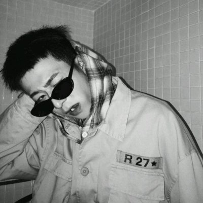 ˧����˧�����ڰ�ͷ������ͼ