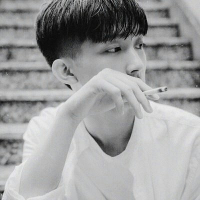 ��������ڰ�ͷ��--û����֮�����ɫ