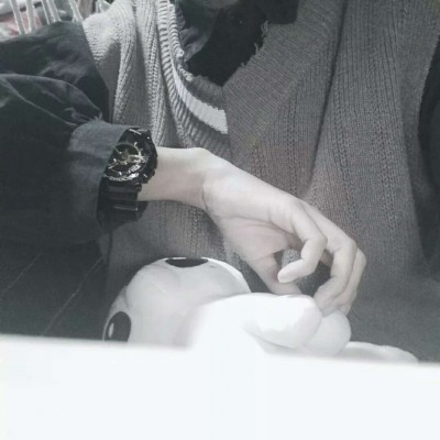 �˸���ͷ�ڰ�ͷ��