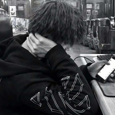 �˸���ͷ�ڰ�ͷ��