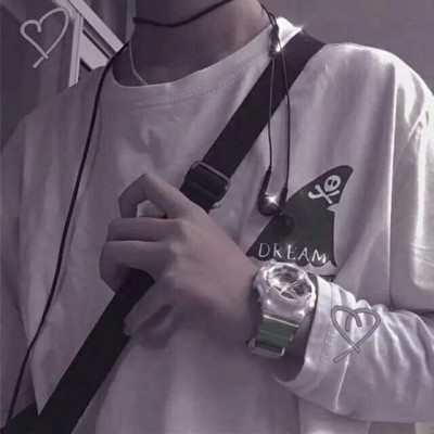 �˸���ͷ�ڰ�ͷ��