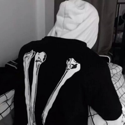 �˸���ͷ�ڰ�ͷ��