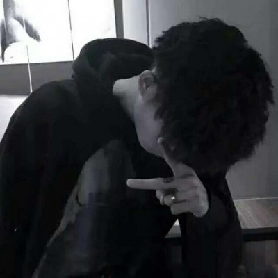 �˸���ͷ�ڰ�ͷ��