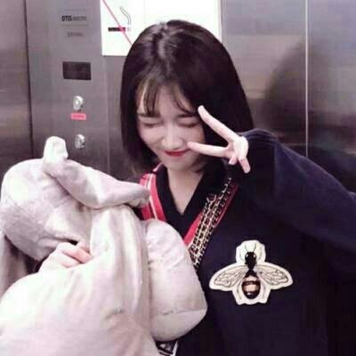 ���¿ɰ��ġ��Ӿӡ�Ů�������õ�ͷ��