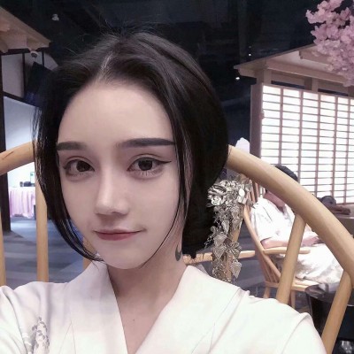 ����Ů������ͷ��