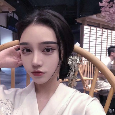 ����Ů������ͷ��