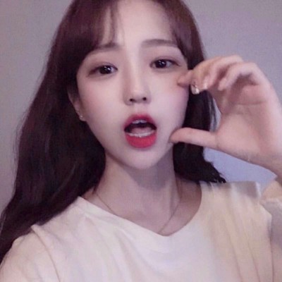 ����Ů������ͷ��