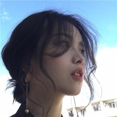 �ڰ�����ܰ�����Ů��ͷ��