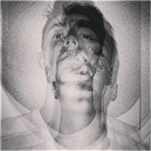 ��ɫ�⾳�ÿ���˧��ͷ�� �΢���Ǹ���