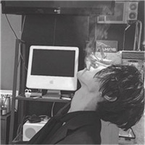 ��ɫ�⾳�ÿ���˧��ͷ�� �΢���Ǹ���