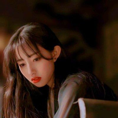 ins����΢��ԭ�޷�Ů������ͷ��