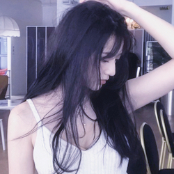 լ��Ů�������ɰ�����ͷ�����¸�����һ��