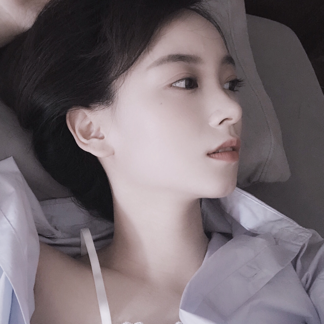 լ��Ů�������ɰ�����ͷ�����¸�����һ��