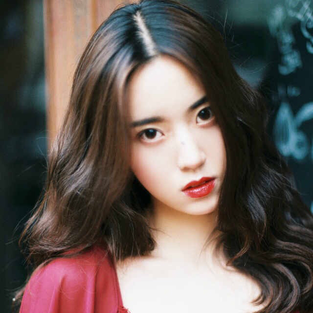 լ��Ů�������ɰ�����ͷ�����¸�����һ��