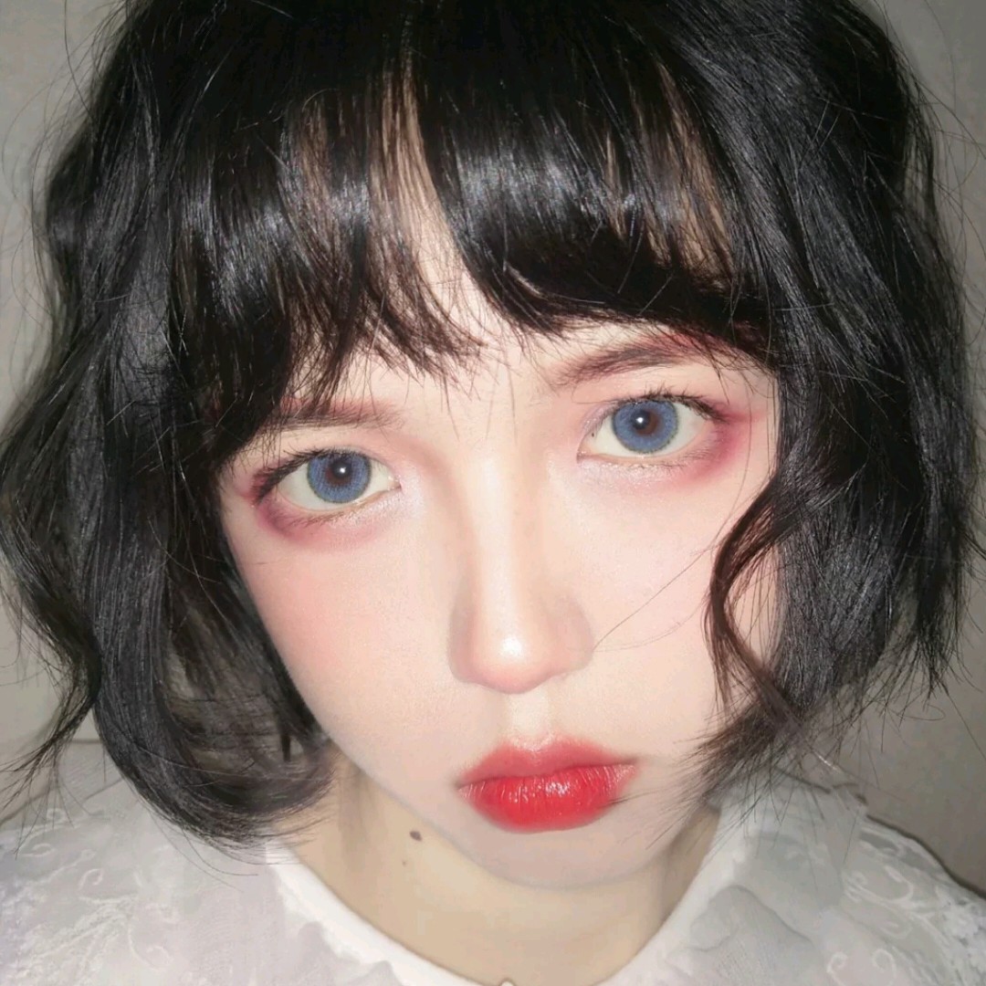 լ��Ů�������ɰ�����ͷ�����¸�����һ��