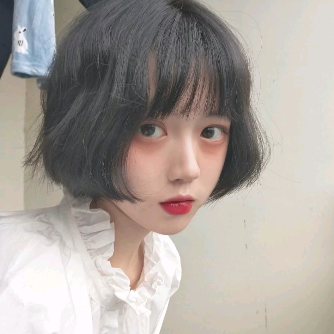 լ��Ů�������ɰ�����ͷ�����¸�����һ��