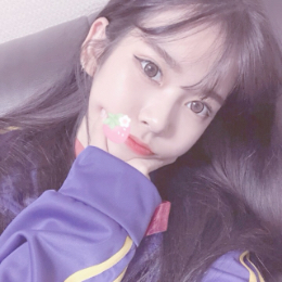 լ��Ů�������ɰ�����ͷ�����¸�����һ��