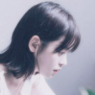 լ��Ů�������ɰ�����ͷ�����¸�����һ��