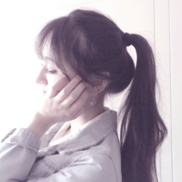 լ��Ů�������ɰ�����ͷ�����¸�����һ��