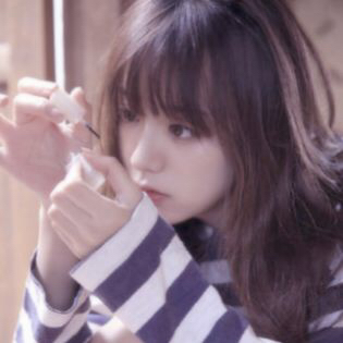 լ��Ů�������ɰ�����ͷ�����¸�����һ��