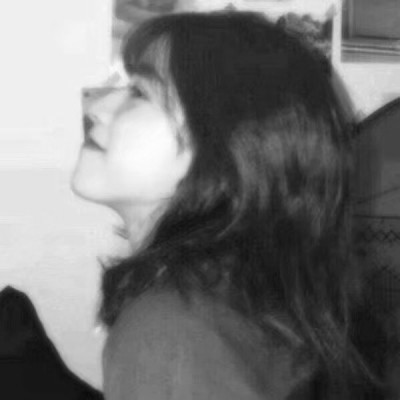 ���������ʵ�Ů���ڰ�ͷ�� ������ﲻȱ��