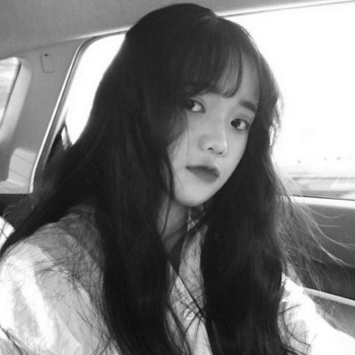 ���������ʵ�Ů���ڰ�ͷ�� ������ﲻȱ��