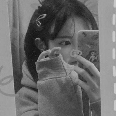 ���������ʵ�Ů���ڰ�ͷ�� ������ﲻȱ��