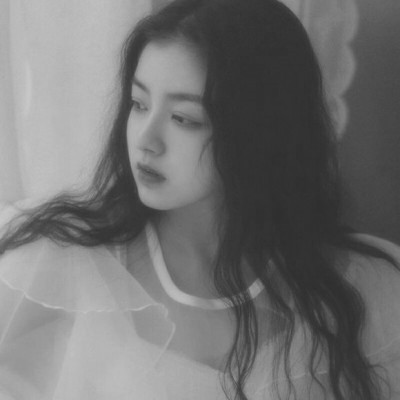 ���������ʵ�Ů���ڰ�ͷ�� ������ﲻȱ��