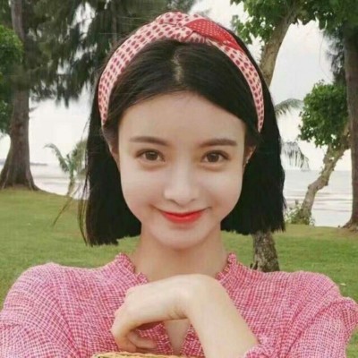 ����Ů��΢�ų���ͷ��