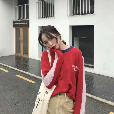 ����Ů��΢��ͷ��