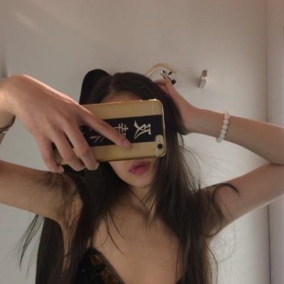 ����Ů��΢��ͷ��