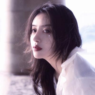 ��������Ů��΢��ͷ�� ��Ϊ�а��Ż����ڴ�